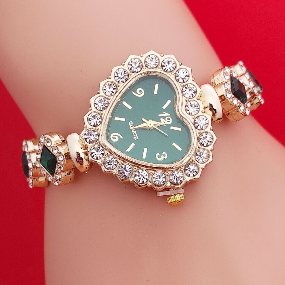 Fashion Diamond-embedded Love Heart-shaped Bracelet Watch Suit your world